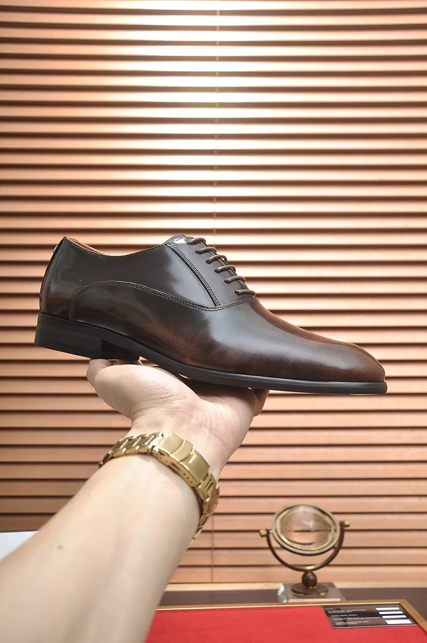 Men's shoes💰500💶Italy's top luxury men's shoe giant (GUCCI) (Gucci) (full cowhide lining) new arrival🍃Original European style🔰 Pleasant to the eye😍In order to make the shoes more durable and non-deformable🌀The production continues to follow traditional methods but there is still no lack of innovation💪Choose original sheepskin for the leather♻️ Smooth and natural And extra bright ⭐Made of imported cowhide, the first choice of rich people 38-45 (45 customized)